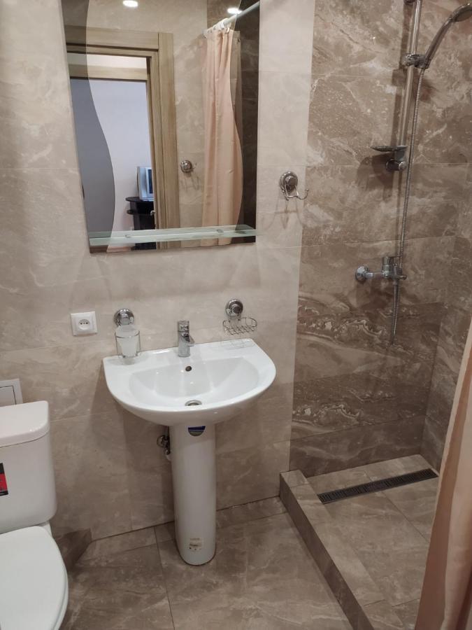 Lux Apartment Вокзал. Надежды Алексеенко 30 دنيبروبيتروفسك المظهر الخارجي الصورة